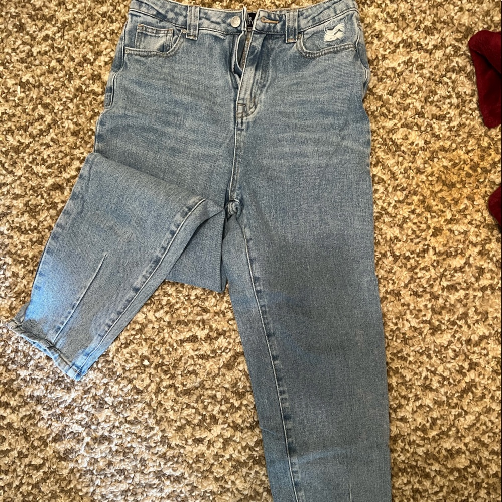 Simple Society size 1/25 boyfriend style jean.